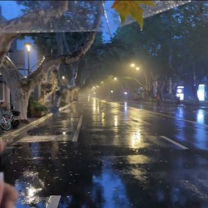 只想牵着你的手