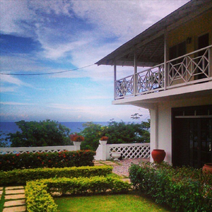 Stash Spot (feat. Taetum)