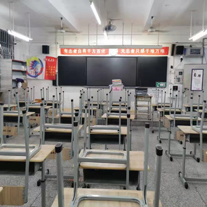 感觉一直没变的只有你的笑颜