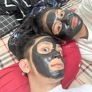 A Teenage Couple Falls in Love Under the Care of the Goddess of Romance