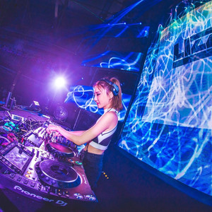 萤火虫在飞舞 (DJ版)