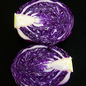 我在和紫甘蓝搏斗I Got Hit by a Purple Cabbage