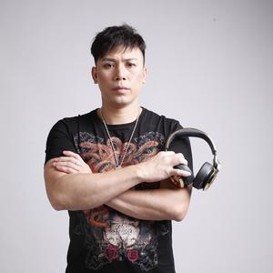 At The BAR (HK JERRY & DJ QQ)