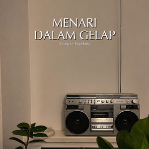 Menari Dalam Gelap