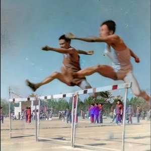 《晨跑校园》