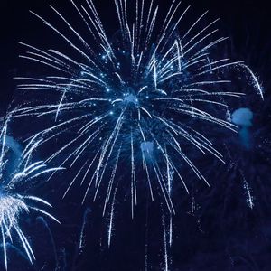 夏夜最后的烟火