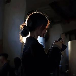 无爱的人唱情歌