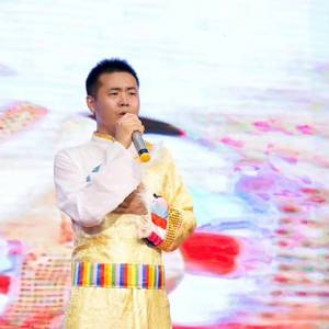 爱许给草原—侯鹏宇