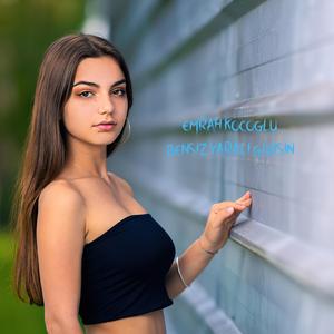 Duydum Ki Bensiz Yaralı Gibisin (feat. Grup Roj)