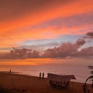 月光凉，落满窗