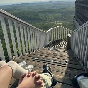 故事的结局还远着呢、