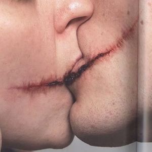 穿过骨头抚摸你