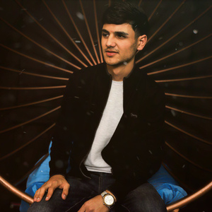 Hasretinle Yandı Gönlüm