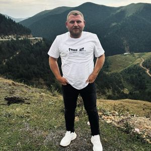 Kim Bilir Yüreğimi