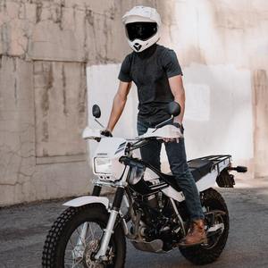 你不会在机场 等一艘船回来吧