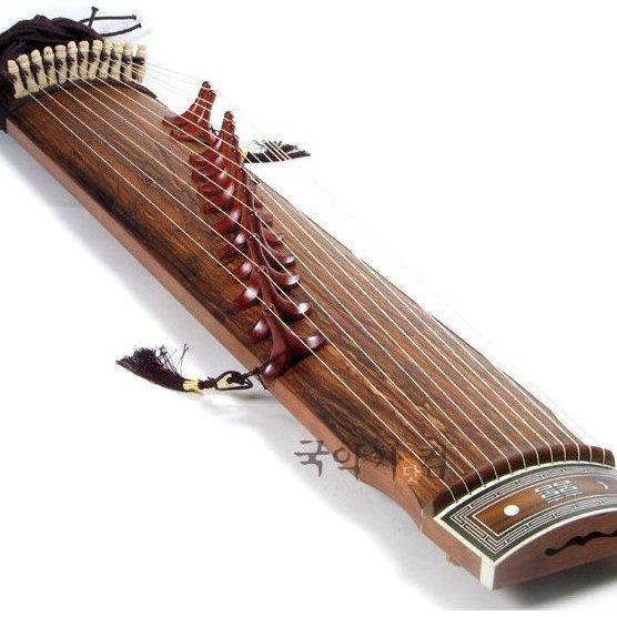 伽倻琴:朝鲜(弦乐)