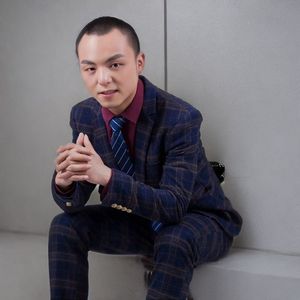 轻舟轻叹过往成云烟