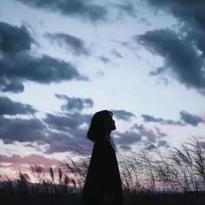 那些我没说的话还是会想你