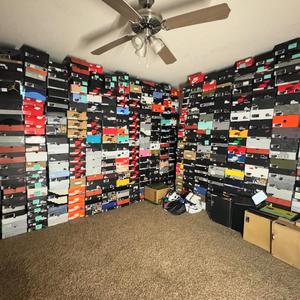 Skechers
