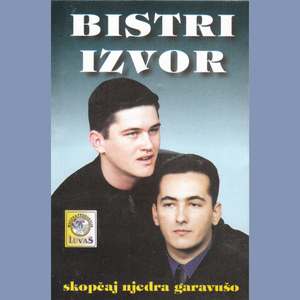 Moje ruke grle čaše