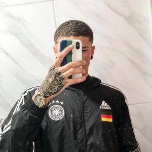 Amiguinha safada (feat. DJ PL O PSICOPATA, Dj Vitin 2D, Mc Magrinho, Mc Skin & Mc Lauar)