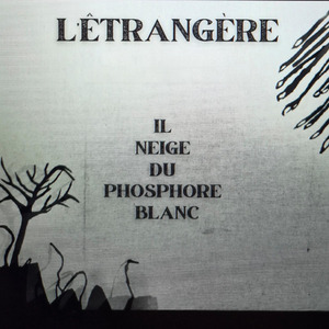 Il neige du phosphore blanc