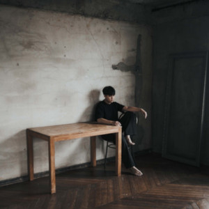 머무르다