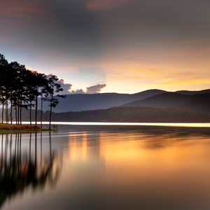 寂静的远方（钢琴曲）