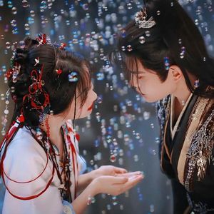 凝眸