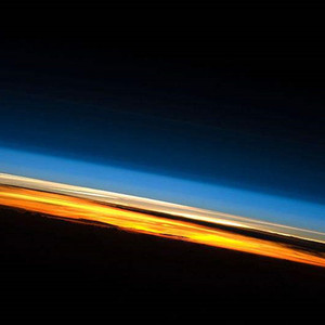 吞噬黑夜 (Darkness)