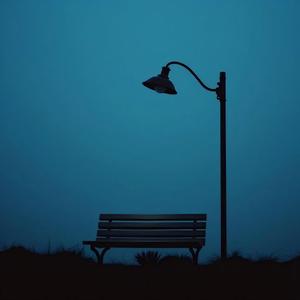 我站在儿时的小巷