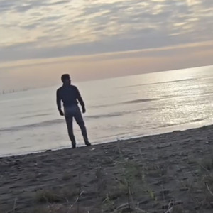 Qelbimi ikiye böldüm