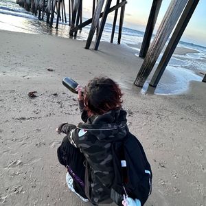 纸飞机一辈子只能飞一次