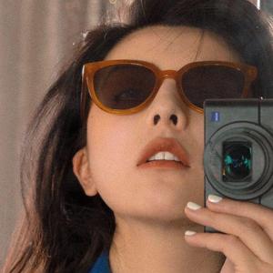 走过咖啡屋（翻自 卓依婷）