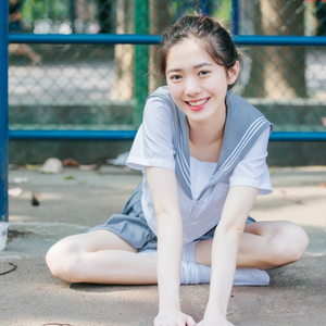 成熟的男孩子烟酒入喉