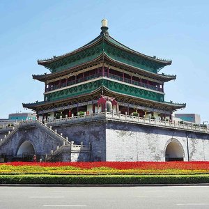 平行线怎能硬要弯曲成同心圆