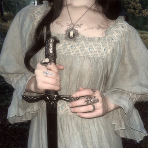 Терновник не корона, но я все же коронован