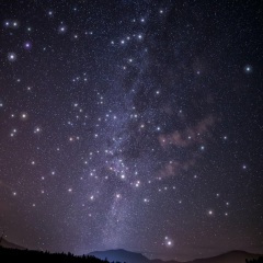 《宿敌》苏沐槿：当恩怨各一半 我怎么圈揽，看灯笼血红染 寻仇已太晚