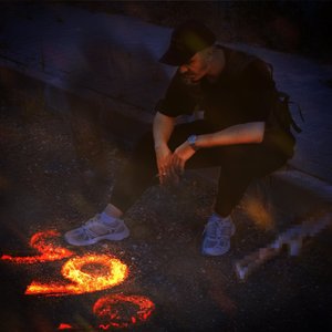 999