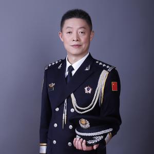 《你就是英雄》校强词曲唱