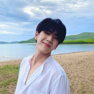 ยิ้มที่ทำให้โลกซีด（你一笑全世界都暗淡）