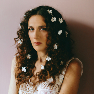 Uma Rosa E Um Bordado