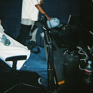 holdin on (feat. Djembe)