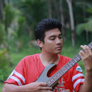 မိုးရွှာတိုင်းကိုယ်လွမ်းရတယ်