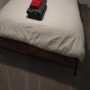 Sandy cheekz (feat. Just kiddn)