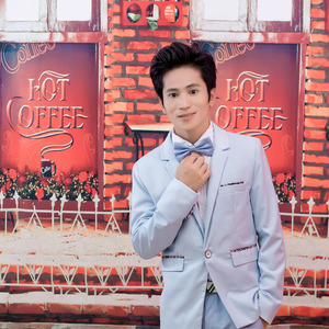 感恩中国（伴奏）