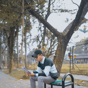 Puisi Sendirian Dibumi (Instrumen)