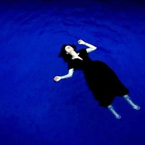 年年岁岁花相似，岁岁年年人不同