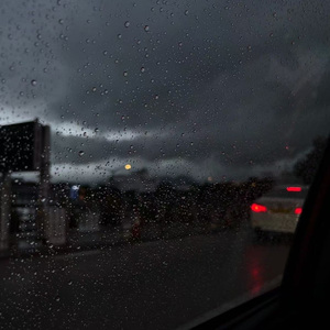 阴霾之上_116479014863403008_1774188884879