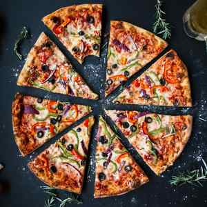 安静的和朋友一起吃饭声音